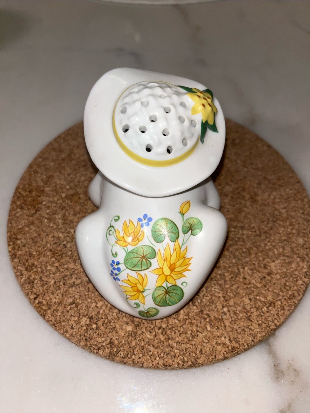 Avon White Ceramic frog Figurine with Gold Accent Sticker